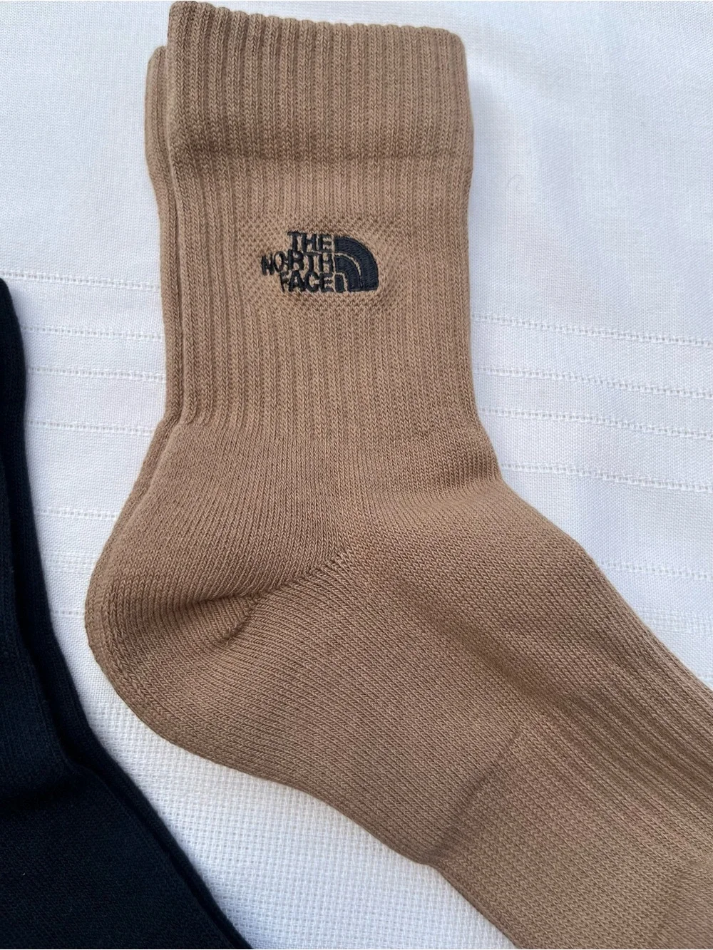 NWOT North Face Men's Crew Socks  3 pairs Black and Tan Large
